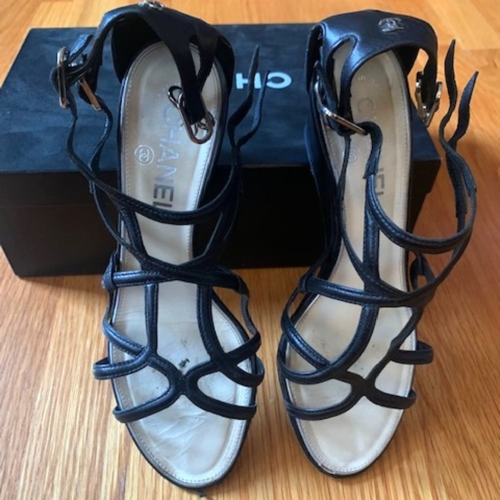 CHANEL BLACK SANDALS SIZE 37